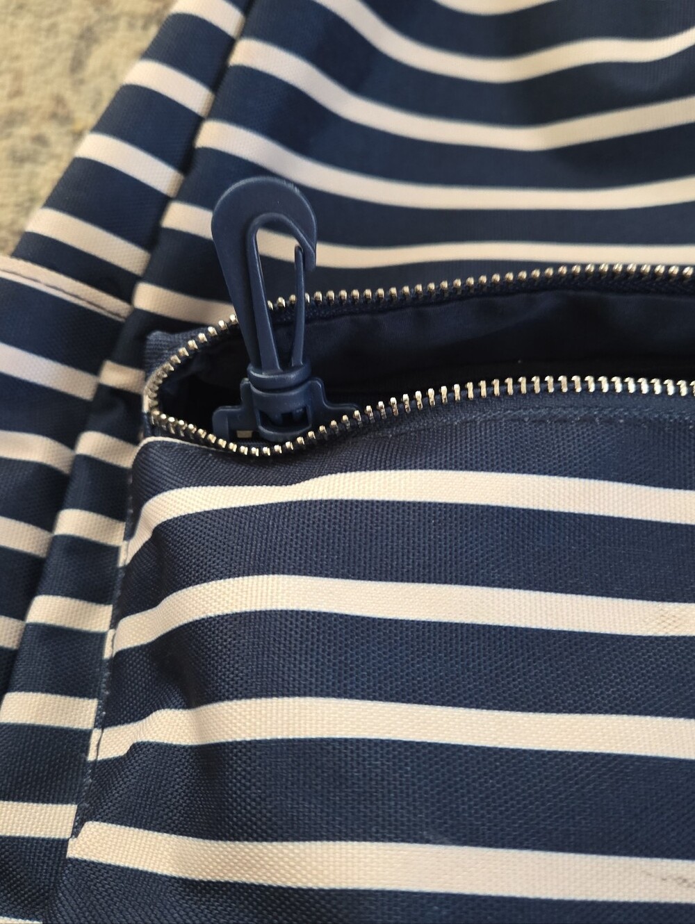 No Boundaries Nylon Cargo Backpack Navy & White Striped EUC Back To School - Picture 8 of 8